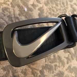 Men’s 32”inch Signature Logo Buckle Black Leather County Club Golf Belt